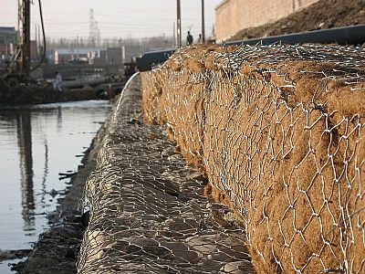 新疆石籠網生態(tài)護岸介紹